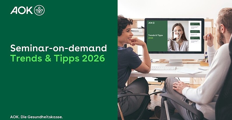 Trends & Tipps 2026 – Neues in der Sozialversicherung: zwei Personen in einem Büro schauen sich ein Online-Seminar an Trends & Tipps 2026 – Neues in der Sozialversicherung: zwei Personen in einem Büro schauen sich ein Online-Seminar an