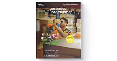 Gesundes unternehmen Ausgabe 2-2026: Mann arbeitet im Paketlager Gesundes unternehmen Ausgabe 2-2026: Mann arbeitet im Paketlager