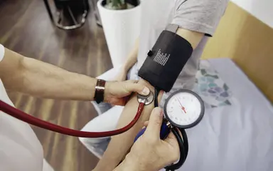 Blutdruckmessung in der Arztpraxis