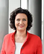 Das Bild zeigt die Vorstandsvorsitzende des AOK-Bundesverbandes, Carola Reimann