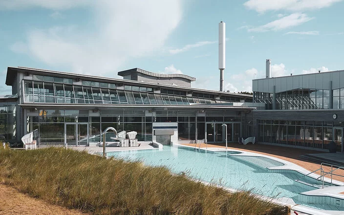 Zu sehen ist die Dünen-Therme in St. Peter-Ording.