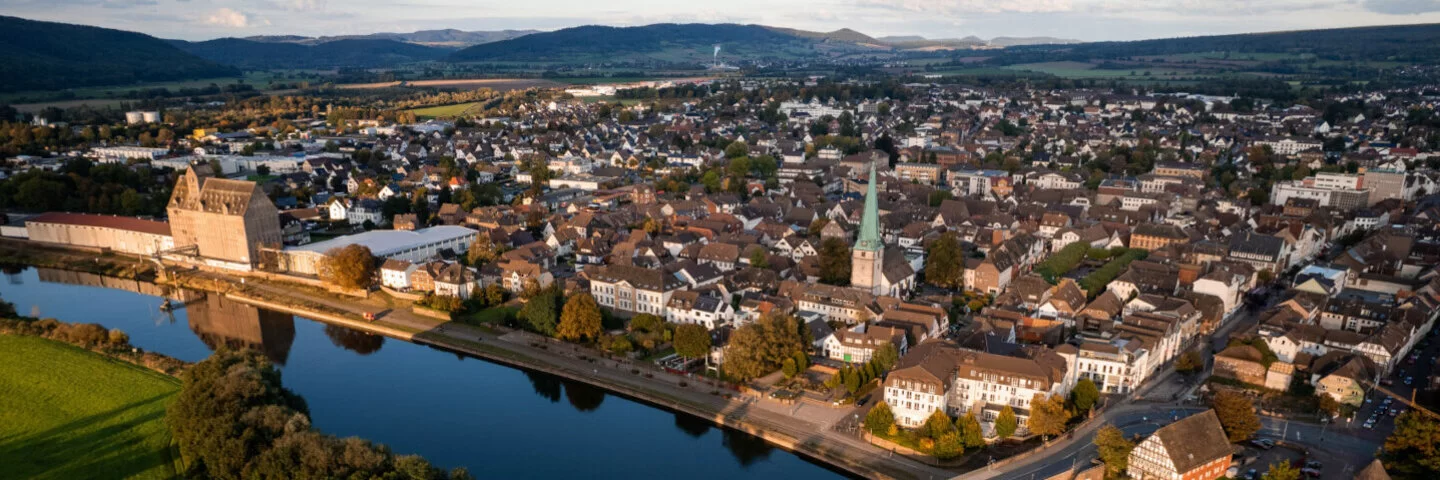 Luftbildaufnahme der Stadt Holzminden in Niedersachsen