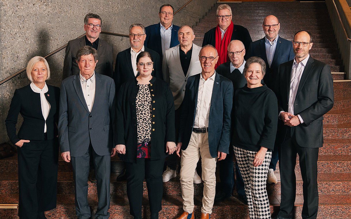 Gruppenfoto Verabschiedung Bezirksrat AOK Ostwürttemberg