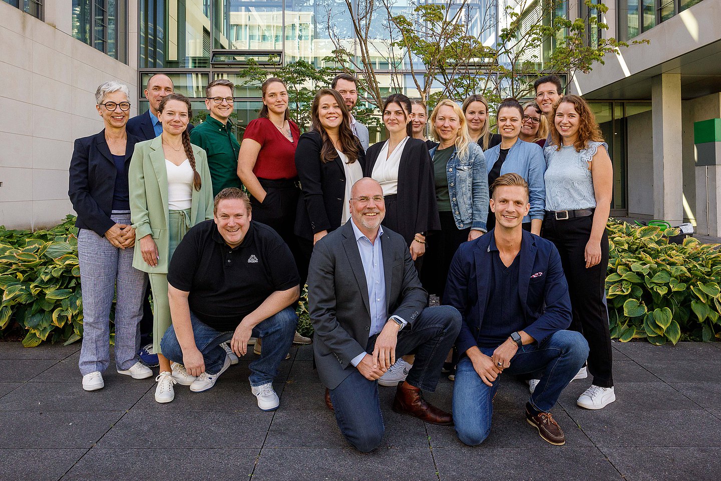 Gruppenfoto mit dem Team Nachhaltigkeit der AOK Baden-Württemberg