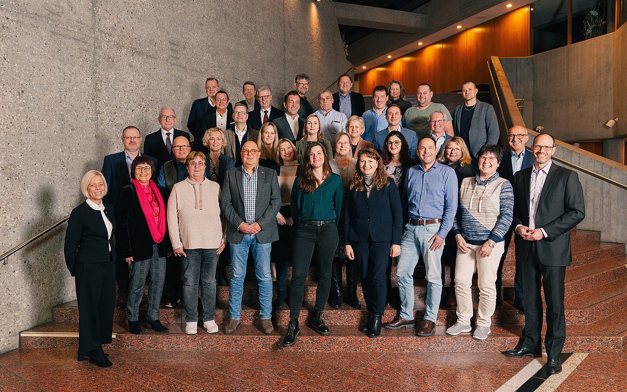 Gruppenfoto des neu konstituierten Bezirksrates der AOK Ostwürttemberg