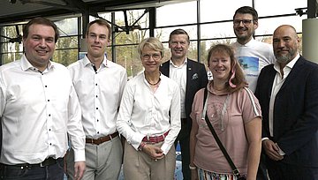 NRW kann Schwimmen Gruppenfoto der Programmpartner 'NRW kann Schwimmen'.