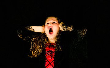 ADHS kreischendes Mädchen
