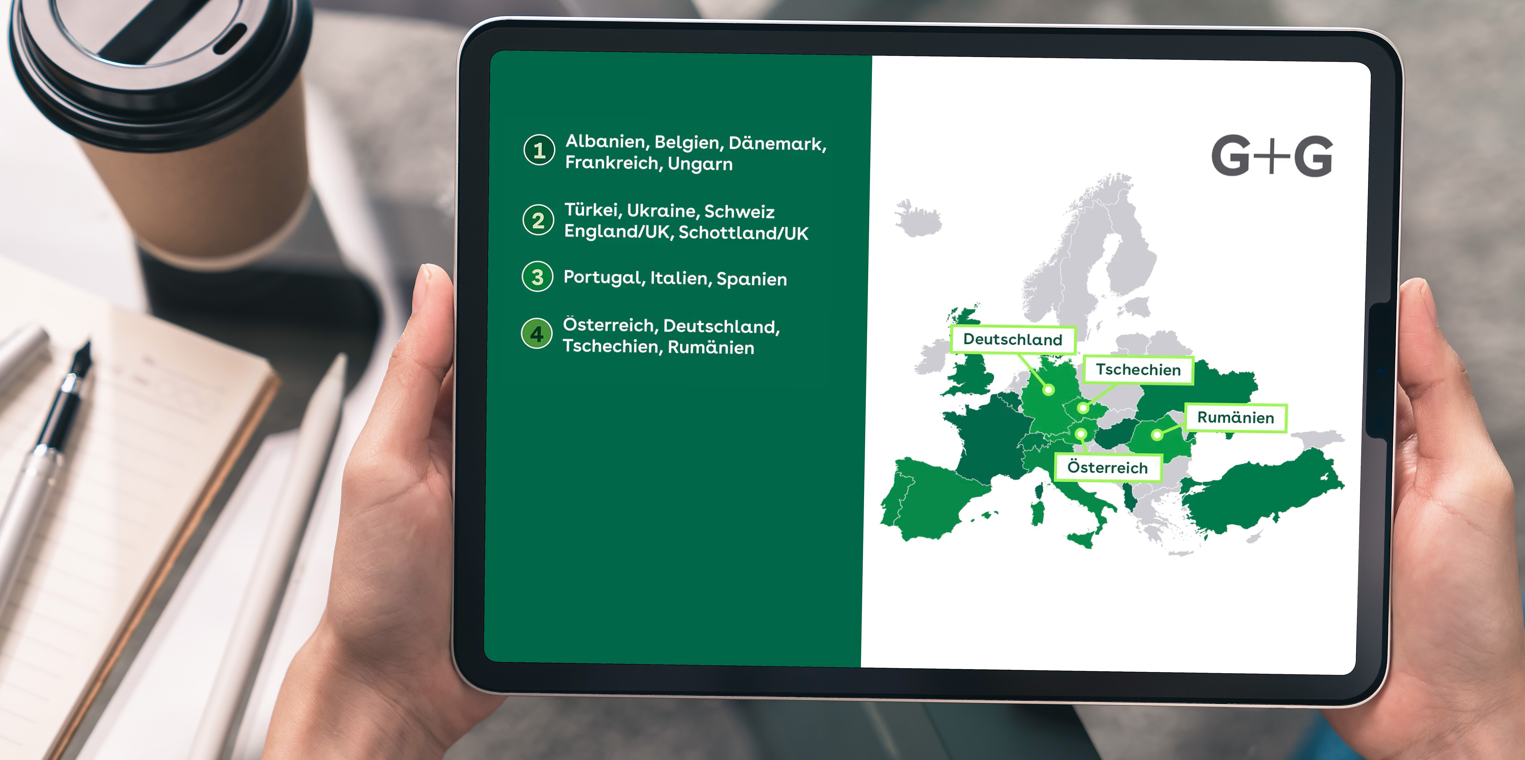 Eine Europakarte auf einem Tablet zeigt, dass Deutschland im Vergleich mit anderen Ländern bei der Digitalisierung des Gesundheitswesens im Mittelfeld liegt.